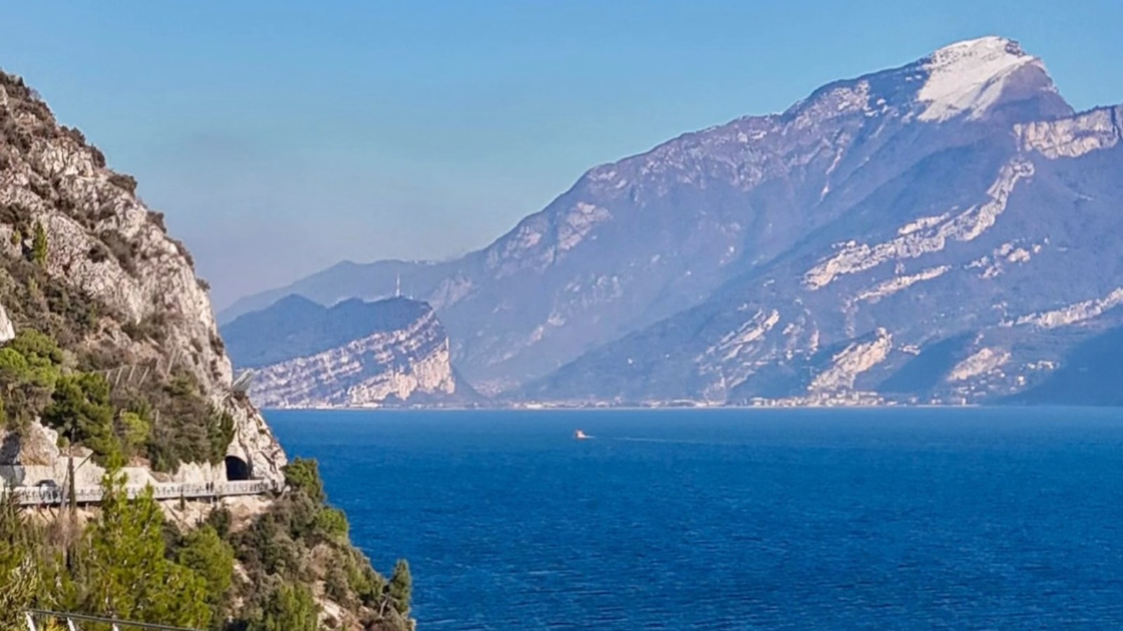 Suspended Ciclovia di Limone between the mountain and Lake Garda
